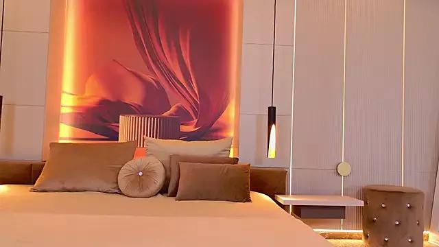 Naked Room RubyLuxee 