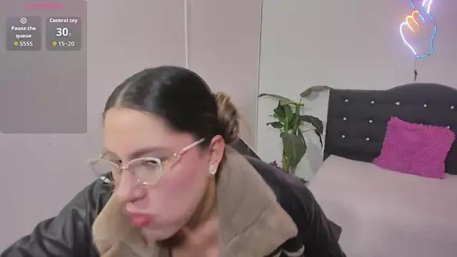 saaya_tay from StripChat