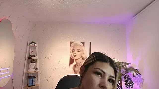 SALOOMEE__ from StripChat is Freechat