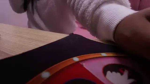 samantha_sw from StripChat