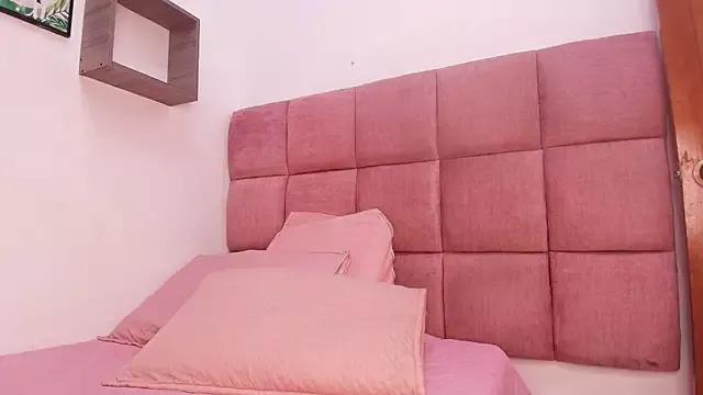 samantha_sw from StripChat