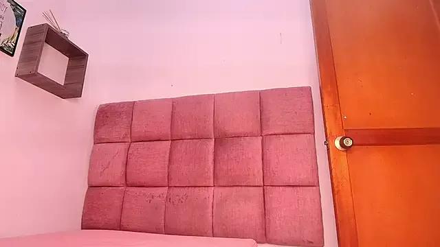 samantha_sw from StripChat