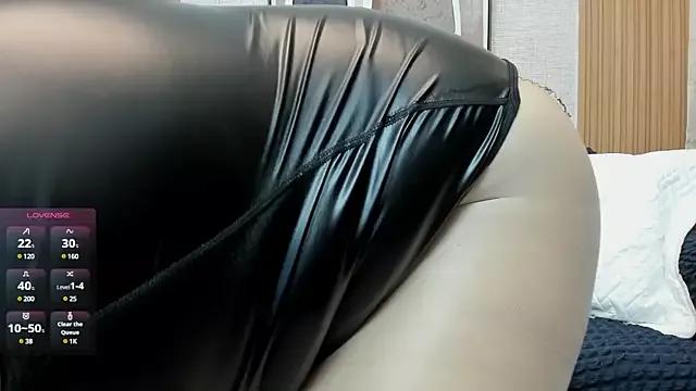 Sammy_Castlevill from StripChat