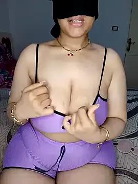 Naked Room Sara_alasd 