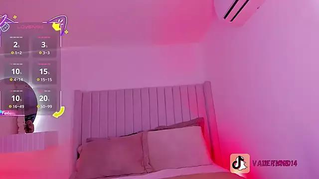 sarah-bonneth from StripChat