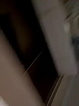 sarahkat86 from StripChat