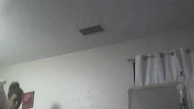 sarahkat86 from StripChat