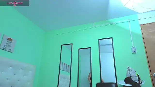 selena_castillo from StripChat