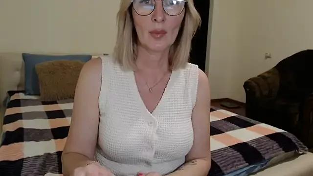 Naked Room sensualEmilia 