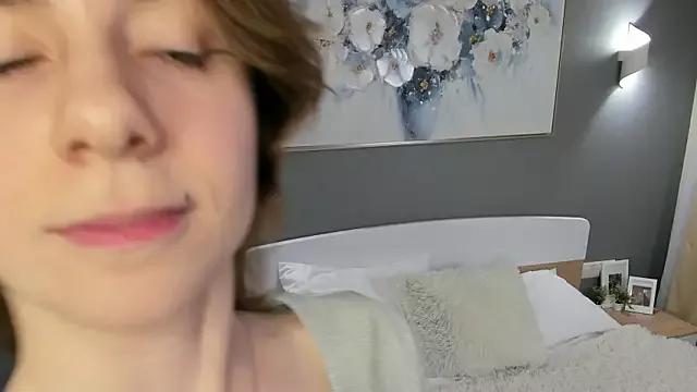 shyina_meow from StripChat