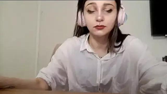 SineKiraReal from StripChat is Freechat