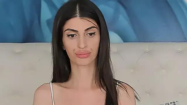 SkinnyDolly from StripChat