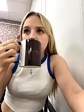 Sky_Cutie from StripChat is Freechat