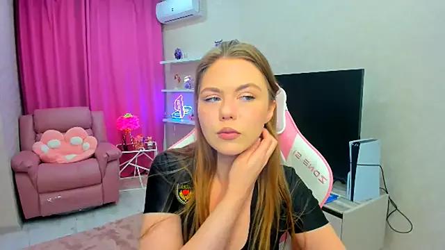 Naked Room Strawberrye 