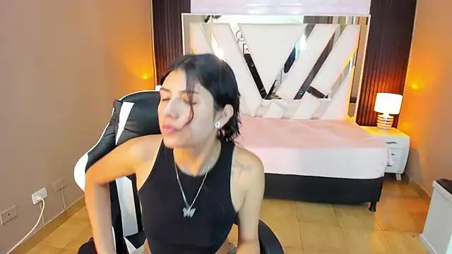 sweet-muse from StripChat