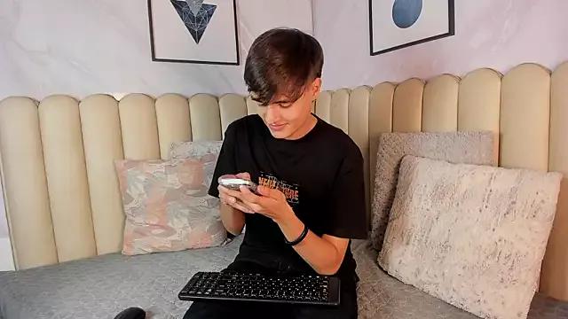 sweet_petter from StripChat