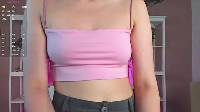 TambraAdner from StripChat