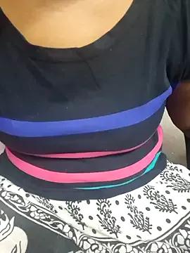 tamil-reena from StripChat is Freechat
