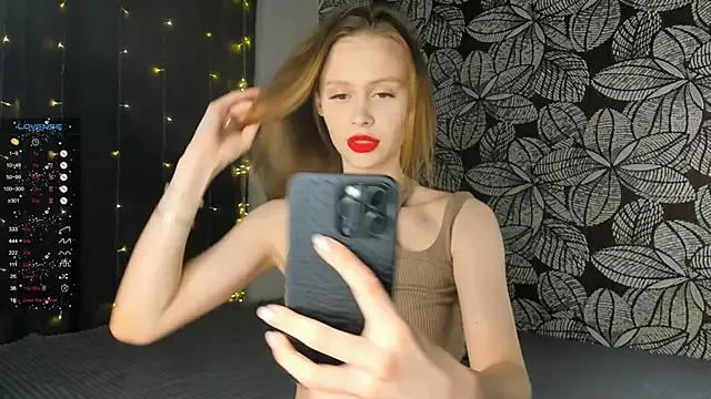 TaraSims from StripChat