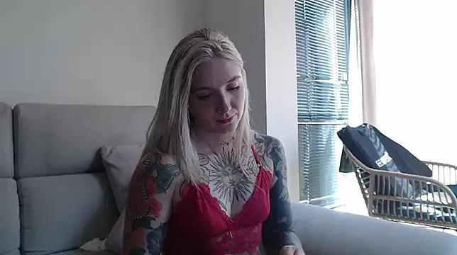 tattoobbgirl from StripChat