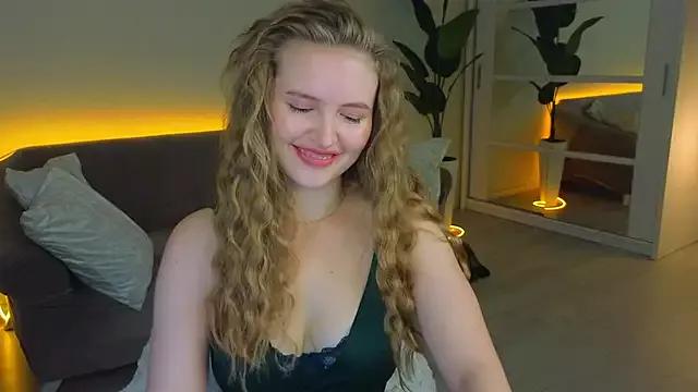 TesssaHart from StripChat