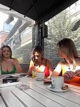 Naked Room The_Spice_Girls 