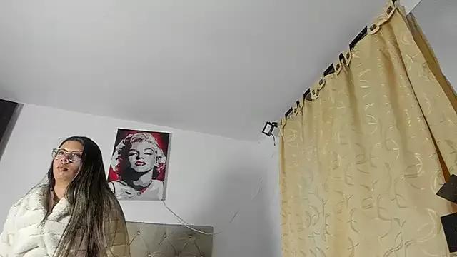 Vahiolet_smith from StripChat