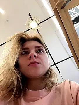 ValenciaShock from StripChat is Freechat