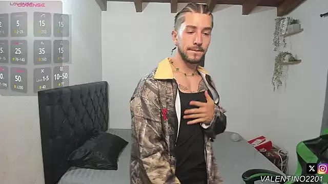 Naked Room Valentino_Xander 