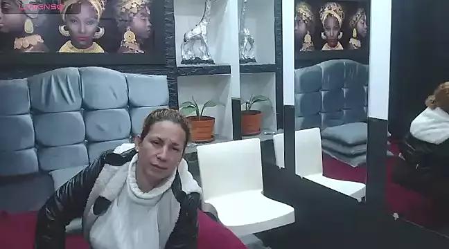 Naked Room vickycute52 