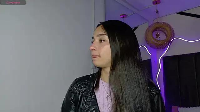 violet_thomson from StripChat