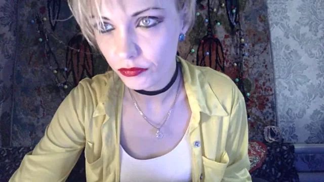WildMissNiks from StripChat is Freechat