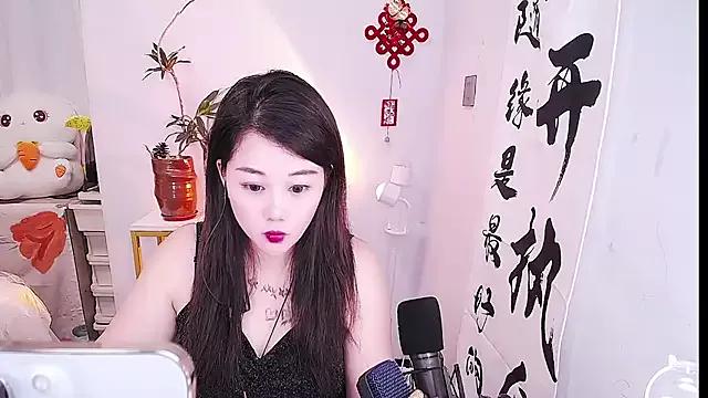 YiYi-baby520 from StripChat