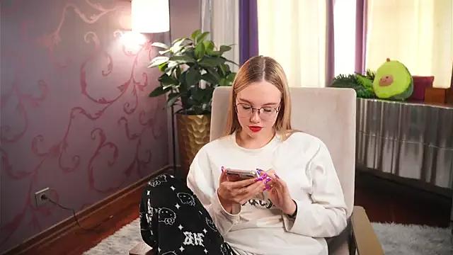 ZoilaMeharg from StripChat