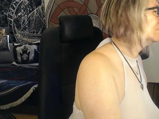 90dTitten — My sexual appetite cannot be satisfied - all I want is sex! Preferably right now! - Come and guide my hands through the Land of Desire.I have no Tabus! I also have a Fuckinmashine and i use her in private!