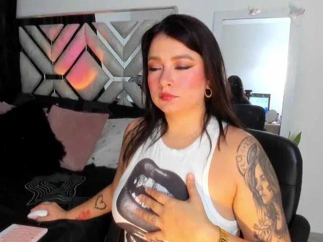 AlanaRouse1 on BongaCams 