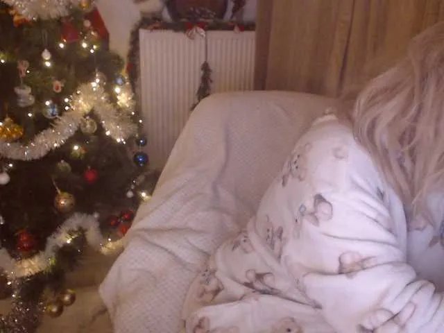 DivineBlond on BongaCams 