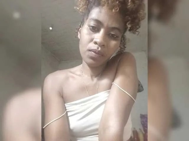 DonnelaQuin on BongaCams 