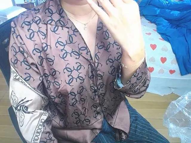 drinkmyjuic on BongaCams