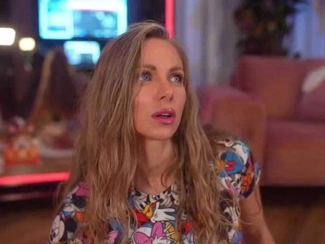 EvaFashionista — I like generous, smart, kind and respectful men. All other depends on situation.