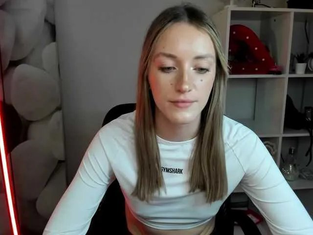 EvelynBlond on BongaCams 