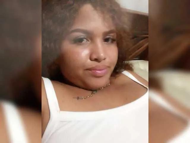 FANNIE22 on BongaCams 