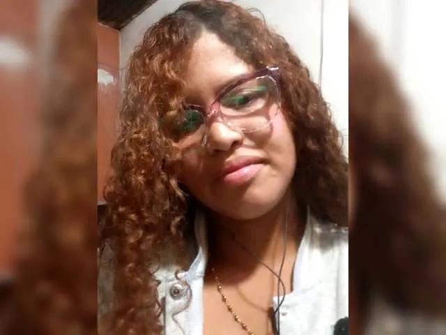 FANNIE22 on BongaCams 