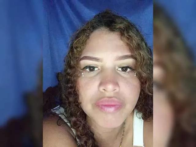 FANNIE22 on BongaCams 