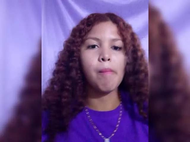 FANNIE22 on BongaCams 