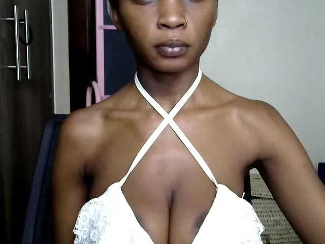 hippyshanice on BongaCams 