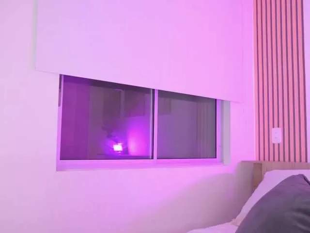 LillyThomps on BongaCams 