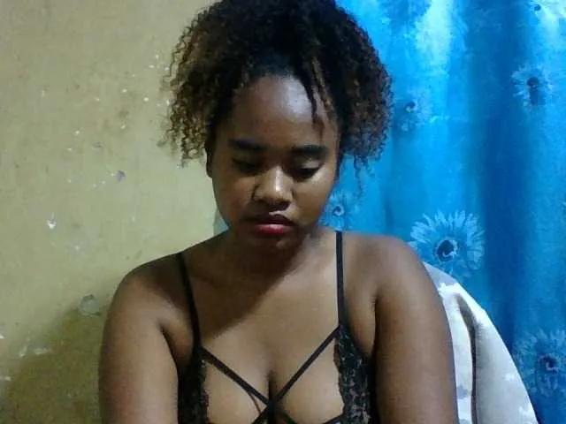 Marie121 on BongaCams