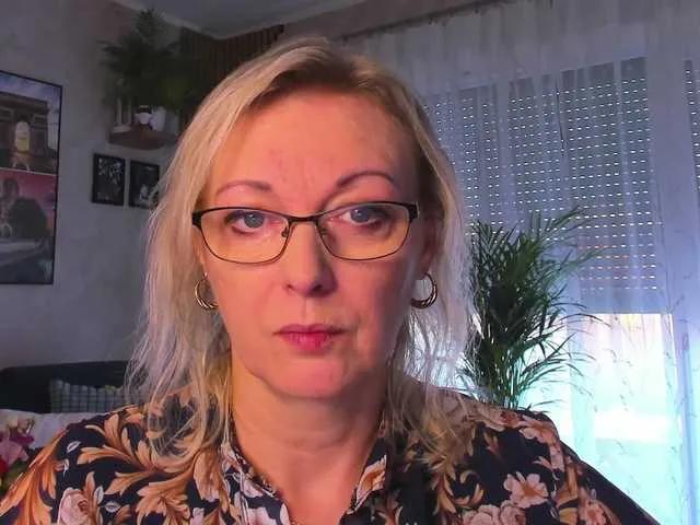 SoftVANESSA — I am a cooking addict, yes ! My dream is to make the whole world smell better with my cookies and my special plates I like to cook, The secret ingredient is always love, I like to put love in all I do. I believe laughter is brightest when the food is...