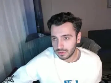 2handsomeman on Chaturbate